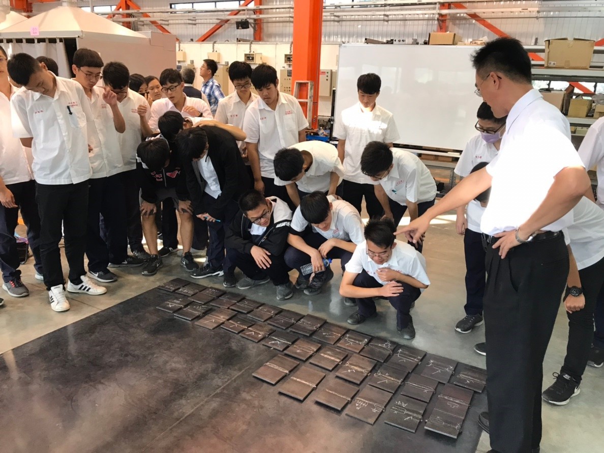 中正高工汽車科來訪 銲接講解